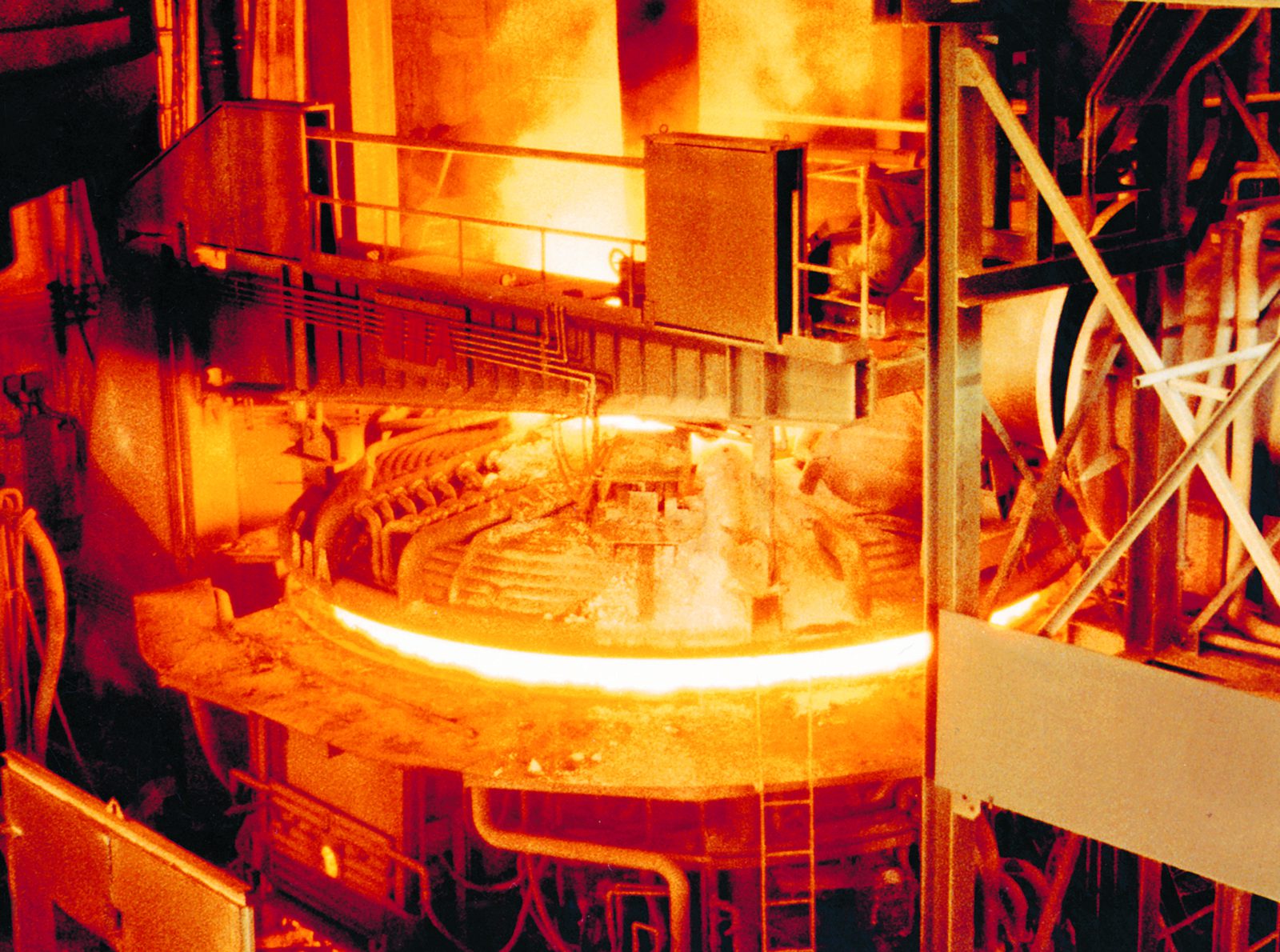 Record-Breaking EAF Lifetime Performance at TISCO | RHI Magnesita